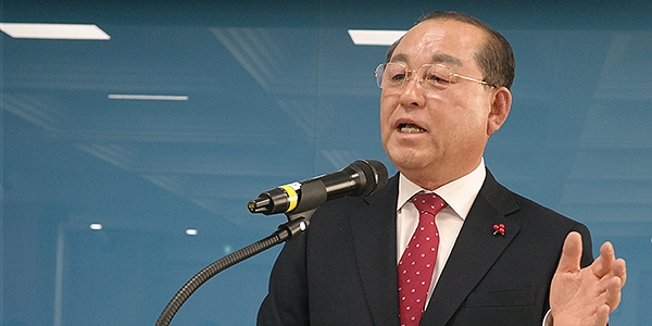 황선봉 예산군수는 3일 서해선복선전철 삽교역사 신설에 대해 “역간 거리가 짧아 열차 운행에 문제가 있다는 주장은 악의적”이라고 말했다.