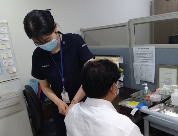 건강관리협회 대전충남지부는 휴가철 여행 전 파상풍, 홍역, 장티푸스, 말라리아, A형 간염 등 예방접종을 권장한다. 사진=건강관리협회 대전충남지부 제공/굿모닝충청 황해동 기자