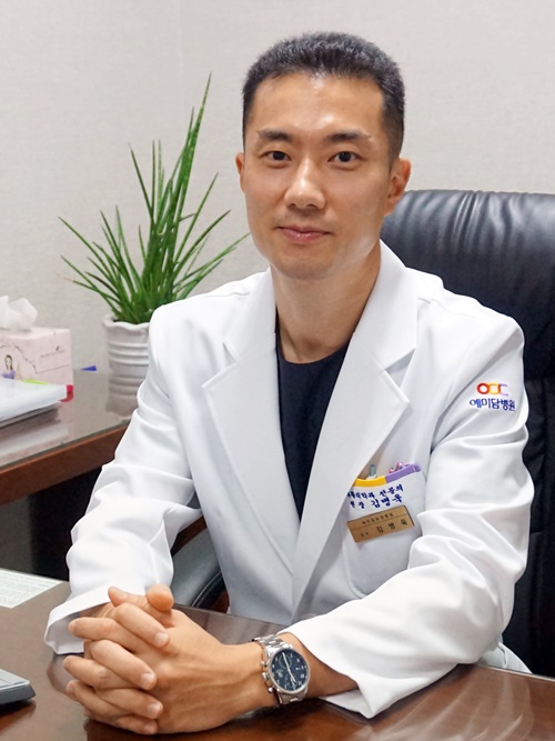 재활의학과 전문의 김병욱 청주 예미담병원 원장. 사진=굿모닝충청 김수미 기자