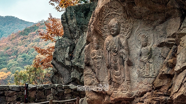 서산시는 ‘백제의 미소’로 불리는 마애여래삼존상을 유네스코 세계유산으로 등재시키기 위한 노력에도 행정력을 집중하고 있다. (자료사진: 서산시 제공)