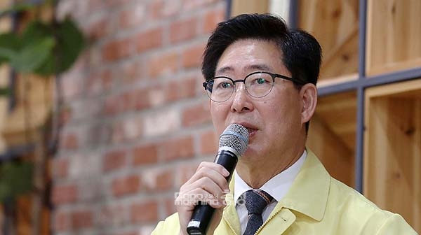 양승조 충남지사의 SNS 메시지에 변화 조짐이 감지되고 있다. 그동안 주요 일정이나 각종 행사 등에 집중해 왔다면 새해 들어 중앙 이슈에 대한 견해나 입장을 밝히는 쪽으로 전환하고 있는 것. (자료사진: 충남도 제공/ 굿모닝충청=김갑수 기자)