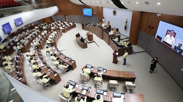 충남도와 충남문화재단이 6억 원짜리 전국 윷놀이 대회와 학술행사에 대한 언론의 비판에도 정면 돌파 입장을 밝히고 있는 가운데, 충남도의회 내부에서는 부정적인 기류가 확산되고 있다. (자료사진: 충남도의회 제공/ 굿모닝충청=김갑수 기자)