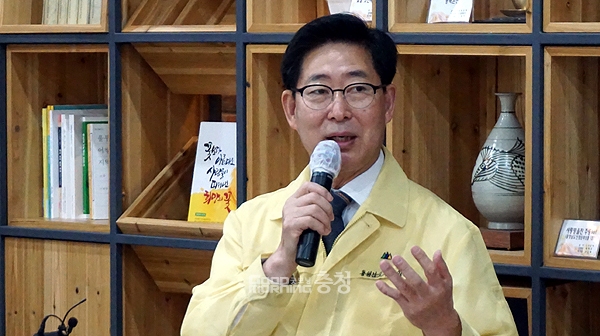 그동안 양승조 지사가 주창해 온 저출산, 고령화, 사회양극화 해소뿐만 아니라 차기 대선 정국에서 영호남에 못지않게 충청권 현안이 적극 논의된다면 그것만으로도 얻는 게 있을 거라 본다.