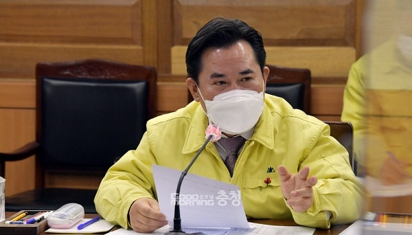 박정현 부여군수가 코로나19 재난지원금 관련 기존 보편적 지원에서 선별적 지원으로 방향을 전환할 수밖에 없었던 배경을 설명하며 군민에게 양해를 구했다. (부여군 제공/ 굿모닝충청=김갑수 기자)