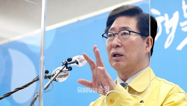 양승조 충남지사가 4월 재·보궐선거와 무관하게 더불어민주당 대선 경선에 출마할 수 있다는 뜻을 내비쳤다. 양 지사는 특히 선출직 공직자로서, 도민이 출마를 명령할 경우 따를 수밖에 없다는 입장을 분명히 했다. (충남도 제공/ 굿모닝충청=김갑수 기자)