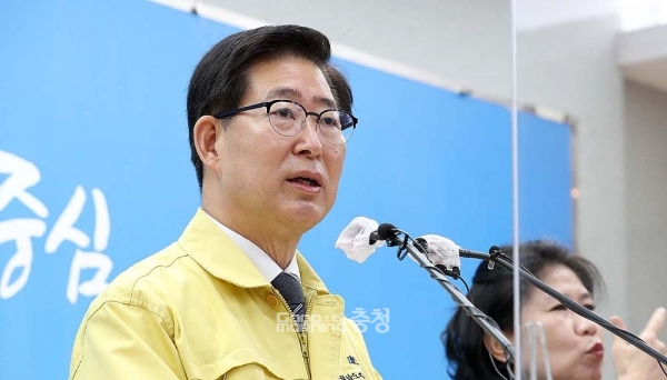 양승조 충남지사의 더불어민주당 대선 경선 참여에 대한 ‘갑론을박(甲論乙駁)’이 이어지고 있다. (자료사진: 충남도 제공/ 굿모닝충청=김갑수 기자)