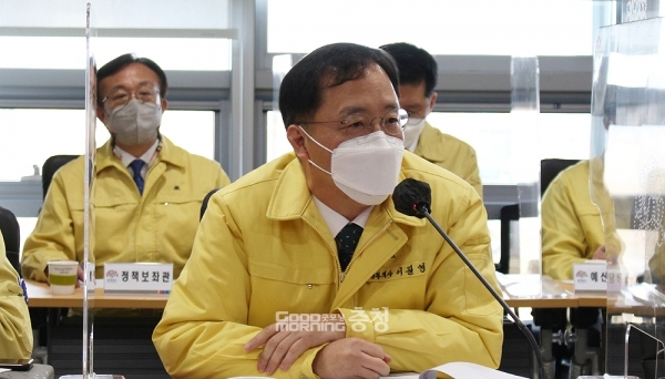 이필영 충남도 행정부지사는 2일 “도정 가족 여러분과 합심해서 당면 현안인 코로나19와 3대 위기를 극복하는데 최선을 다하겠다”고 말했다. (굿모닝충청=김갑수 기자)