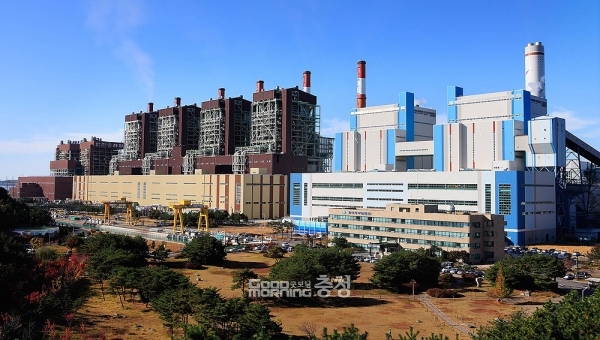 충남의 대표 관광·휴양·산업도시 보령시에 위기감이 고조되고 있다. 결과적으로 정부의 에너지정책에 순응했기 때문으로, 그에 따른 대책 역시 정부가 조속히 제시해야 한다는 목소리가 커지고 있다. (자료사진: 보령시 제공/ 굿모닝충청=김갑수 기자)
