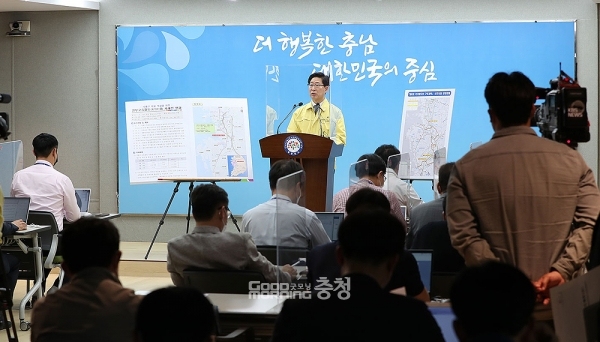 양승조 지사는 “아쉬운 점은 있지만 서해선 직결이라는 가장 중요한 사업이 신규 반영됐다. 충남도로서는 경사다”라고 말했다. (충남도 제공)