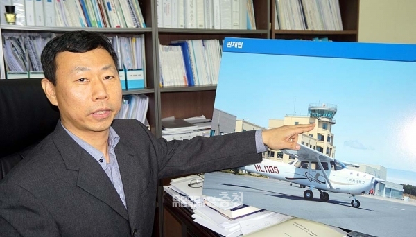 김웅이 한서대학교 항공물류학과 교수는 4일 “항공은 이미 대중교통이자 필수시설”이라며 “왜 우리(충남도민)만 적자를 감수해 공항을 이용하지 못해야 하나?”라고 말했다. (굿모닝충청=김갑수 기자)