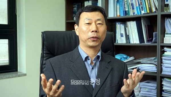 김웅이 교수는 “울릉공항이나 백령공항, 심지어 가덕도신공항도 적자가 날 것”이라며 “그러나 서산민항은 그 폭이 훨씬 적을 것이다. 비용 대비 효율성을 따진다면 다른 공항에 비해 훨씬 경쟁력이 높을 것”이라고 자신했다.