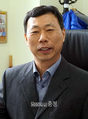 김웅이 교수는 서산민항 건설로 인한 기대 효과와 관련 “항공 정비나 방위산업과 관련된 인프라가 집적화 된다면 새로운 먹거리 창출도 가능하지 않을까 생각하고 있다”고 전망했다.