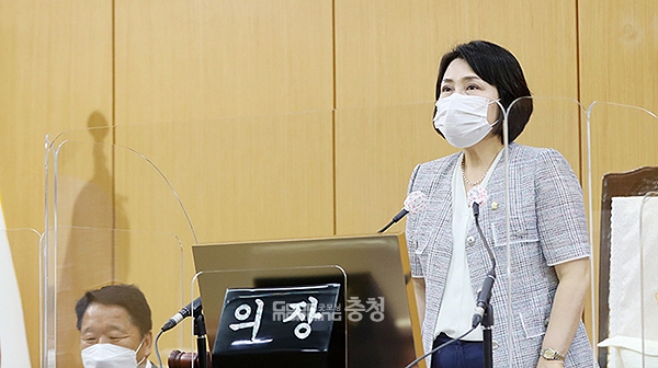 서산시의회 이연희 의장이 제4차 국가철도망 구축계획(안)에 지역의 주요 현안이 대거 누락된 것에 대해 답답한 심정을 토로하며 끝까지 최선을 다해 줄 것을 촉구하고 나섰다. (서산시의회 제공/ 굿모닝충청=김갑수 기자)