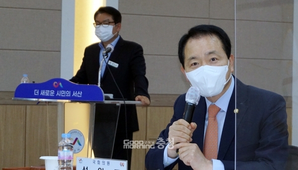 성일종 국회의원은 “저를 비롯해 맹정호 시장님과 공직자들이 중앙부처를 다니고, 어디 한 곳이라도 가서 열심히 설명하는 것 자체가 시민을 위한 것이자 지역을 바꾸는 것”이라고 평가했다.