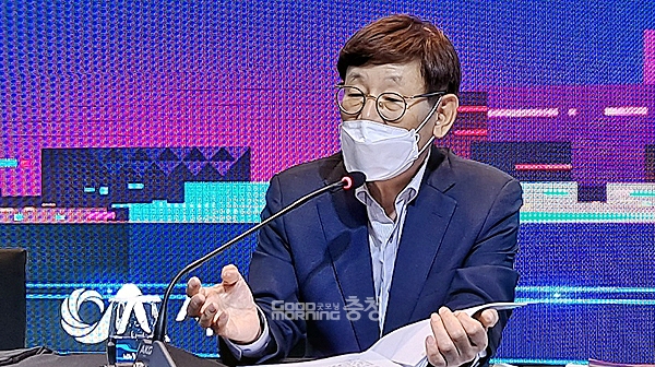 김포공항이 이미 포화상태인 만큼 수도권 남부 수요를 흡수할 경우 서산민항 활성화가 가능하다는 전문가의 분석이 제기됐다. (국회 정책토론회 패널로 참여한 허태성 유신코퍼레이션 부사장/ 굿모닝충청=김갑수 기자)