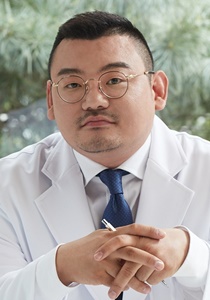 김홍석 청주 와인피부과 원장