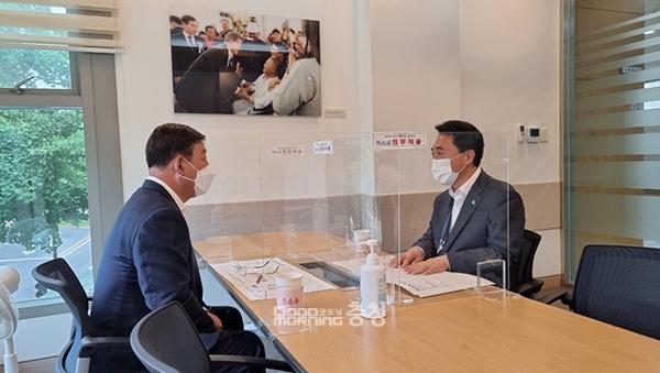 황선봉 예산군수가 지역 핵심 현안인 서해선복선전철 삽교역사 신설을 위해 막판 총력전을 펴고 있다. (사진=예산군 제공/굿모닝충청 이종현 기자)