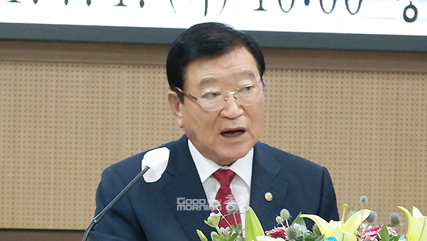 김석환 홍성군수는 1일 “군청사 이전은 예정대로 추진하겠다”고 말했다. (사진=굿모닝충청 이종현 기자)