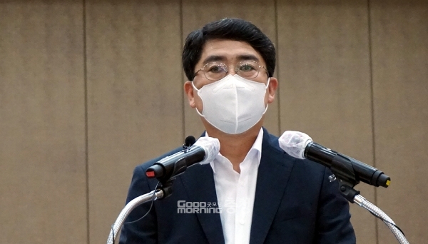 맹정호 서산시장이 충남민항 유치와 관련 “비(非) 예비타당성 조사 대상 사업으로 추진하는 것이 가장 빠른 방법”이라며 “충남도와 함께 국회 예산심의 과정에서 내년도 정부예산 15억 원이 반영될 수 있도록 하겠다”고 말했다. (굿모닝충청=김갑수 기자)