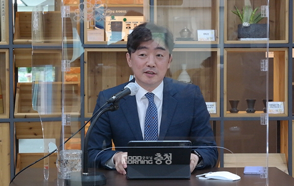 강훈식 더불어민주당 충남도당 위원장이 9일 취임 1주년을 맞아 내포신도시 도청 프레스센터를 찾아 소회를 밝혔다. (사진=굿모닝충청 이종현 기자)