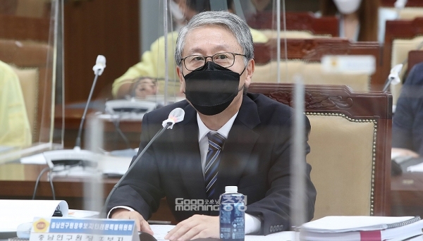 모르긴 해도 충남에 대한 관심이 부족한 사람이 충남연구원장에 임명된 첫 사례가 아닐까 싶다. (충남도의회 제공: 유동훈 후보자/ 굿모닝충청=김갑수 기자)