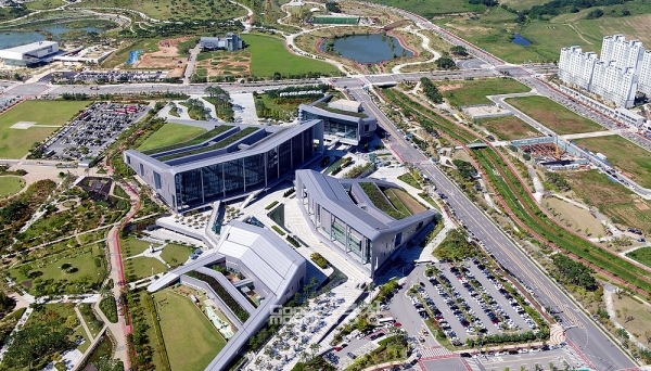 충남도 산하 공공기관장(급)의 아들이 해당 기관에 합격한 것으로 확인됐다. 절차 상 또는 위법성 문제와 별개로 이른바 ‘아빠 찬스’에 대한 의혹의 시선이 제기되고 있다. (자료사진: 충남도 제공/ 굿모닝충청=김갑수 기자)