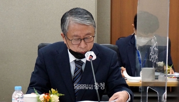 유동훈 충남연구원장은 “수탁 과제 감소와 2019년 무기계약직 전환, 낮은 출연금 비중 등으로 충남연구원 운영에 어려움이 많다”며 개선이 필요하다고 호소했다.