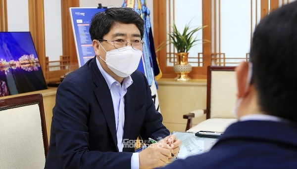 맹정호 서산시장은 7일 “해미국제성지 지정 이후 서산공항에 대한 타당성과 필요성이 더 높아졌다”며 “국내선은 물론 국제선까지 커버하는 서산공항이 되길 희망한다”고 말했다. (서산시 제공/ 굿모닝충청=김갑수 기자)