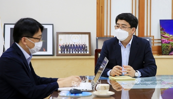 맹정호 서산시장은 7일, 가로림만 해양정원과 관련 “대통령께서 여러 차례 하신 대국민 약속”이라며 “정권에 대한 신뢰 차원에서라도 반드시 예비타당성 조사를 통과해야 한다고 생각한다”고 말했다. (서산시 제공/ 굿모닝충청=김갑수 기자)