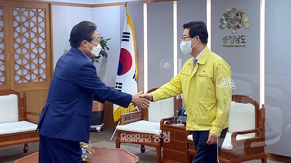 코로나19 상생 국민지원금 100% 지급을 놓고 입장차를 보여 온 양승조 충남지사와 김홍장 당진시장이 사실상 마지막 담판을 벌였지만 합의점을 찾지는 못한 것으로 전해졌다. (제공 사진/ 굿모닝충청=김갑수 기자)