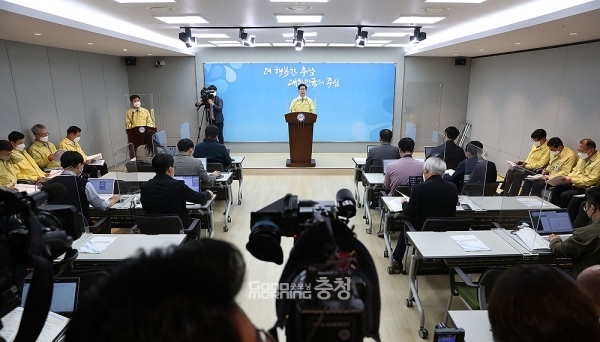 양승조 지사는 “충남지역 대선공약 이행을 담보하기 위해 정치권과 시민단체 등이 참여하는 거버넌스를 구축하는 방안을 적극 검토하겠다”고 약속했다. (충남도 제공)