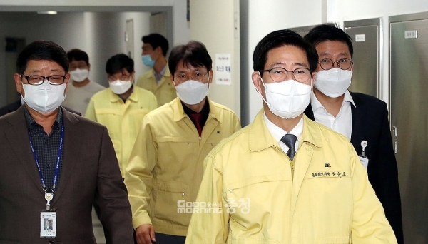 양승조 충남지사가 이재명 더불어민주당 대선후보를 중심으로 제안되고 있는 제6차 재난지원금 지급에 대해 사실상 반대 입장을 밝혔다. (충남도 제공/ 굿모닝충청=김갑수 기자)