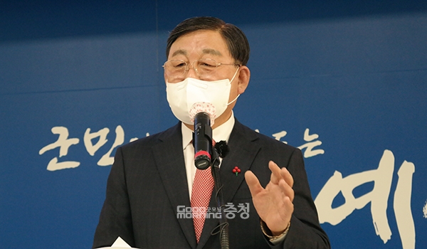 황선봉 예산군수는 4일 “어떤 일이든 찬성도 있고 반대도 있을 수 있지만 결과가 도출된 이상 수용하는 것이 바람직하다”고 말했다. (사진=굿모닝충청 이종현 기자)