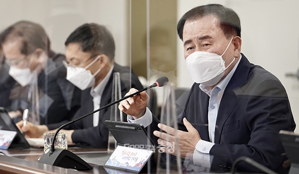 김지철 충남교육감은 13일 “지방재정교부금(이하 교부금)은 모두 학생에게로 향한다”며 “학생 수 감소에 따른 교부금 축소 주장은 단순한 경제 논리”라고 말했다. (사진=충남교육청 제공/굿모닝충청 이종현 기자)