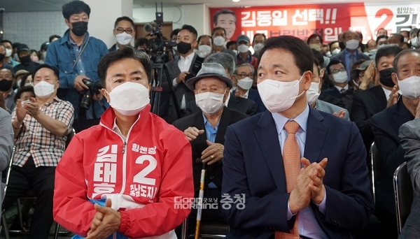 김태흠 당선인은 그동안 성일종 의원과의 관계에 대해 “국회에서 ‘충청 브라더스’”로 불린다며 친분을 과시해 왔다. (자료사진)