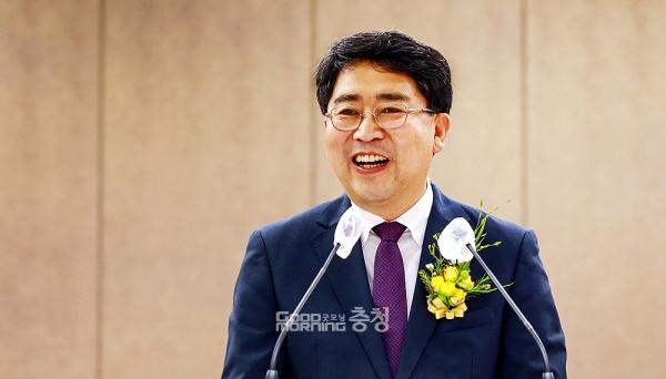 6.1 지방선거에서 패한 맹정호 서산시장이 “늘 깨어있는 시민으로 여러분의 이웃이 되겠다”는 약속과 함께 27일 자리에서 물러났다. (서산시 제공/ 굿모닝충청=김갑수 기자)