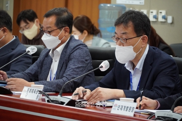 충남도가 의병기념관(이하 기념관) 건립을 위한 전문가 포럼을 개최한다. (충남도 이건호 문화체육관광국장이 보고를 하고 있다. 사진=굿모닝충청 이종현 기자)