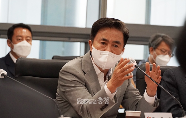 김태흠 충남지사가 중대재해법 정부 시행령의 모호함을 지적하고 나섰다. (사진=굿모닝충청 이종현 기자)