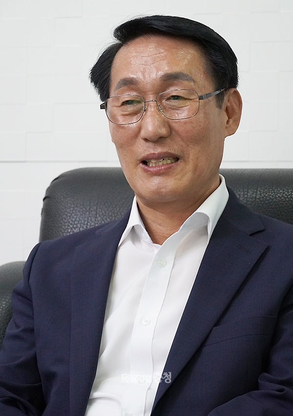 2020년 홍성군부군수로 40여 년간 공직생활을 마감한 그는 6.1 지방선거를 통해 민선8기 군수로 당선됐다. (사진=굿모닝충청 이종현 기자)