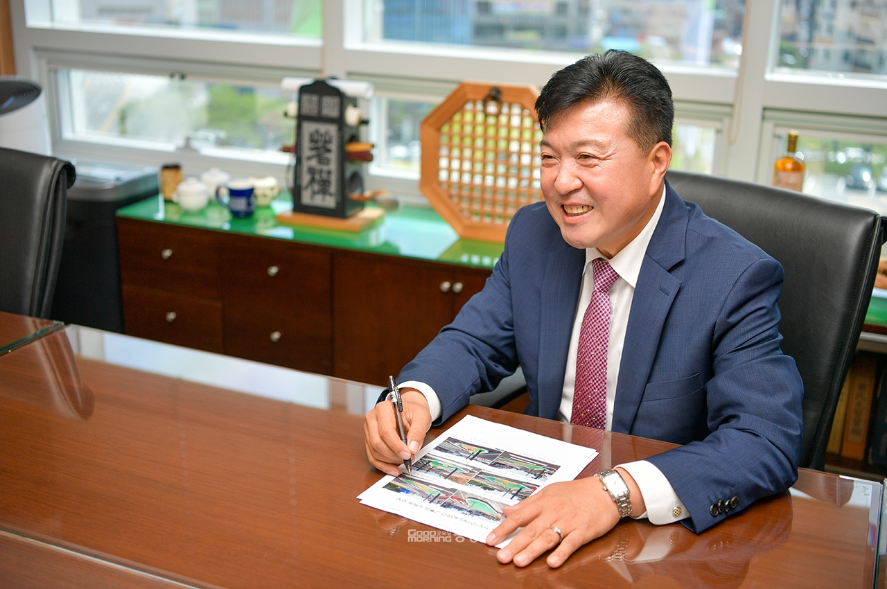 최재구 예산군수는 지역의 첫 50대 민선 군수다. (사진=예산군 제공/굿모닝충청 이종현 기자)