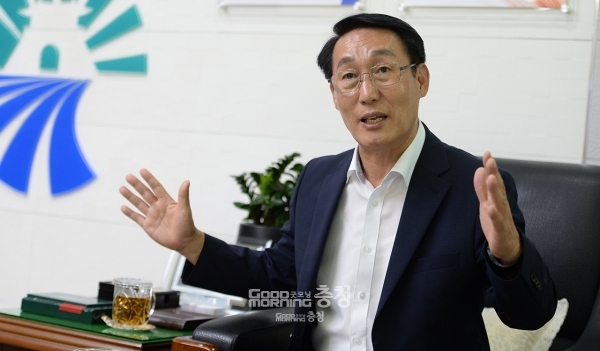 이용록 홍성군수가 김태흠 충남지사에게 홍북읍 4개리(석택리·대동리·봉신리·상하리)의 내포신도시 편입을 요청한 배경을 밝혔다. (사진=홍성군 제공/굿모닝충청 이종현 기자)