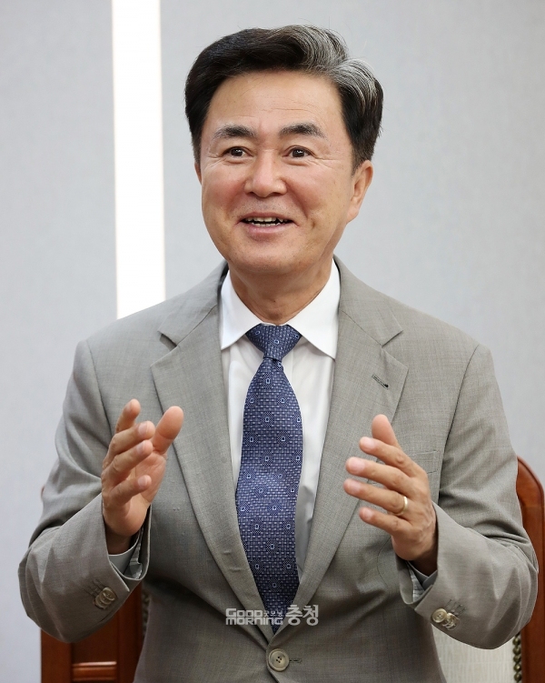 김태흠 지사는 이번 엑스포에 대해 “국내 첨단 무기 전시, 군 장비 탑승, 병영훈련체험 등 남녀노소 누구나 참여할 수 있는 다양하고 특색 있는 프로그램으로 대한민국 대표 가을 축제의 면모를 아낌없이 보여줄 것”이라며 자신감을 나타냈다. (충남도 제공)