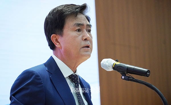 김태흠 충남지사가 스스로에게 60점의 점수를 매겼다. 그러면서 그는 “아직 배가 고프다”고 했다. (사진=굿모닝충청 이종현 기자)