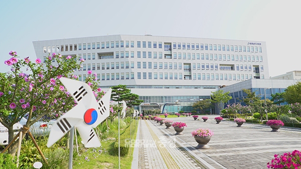 충남교육청이 충남도의 사립유치원 교육비 지원 중단 움직임에 당혹감을 감추지 못하며 자구책 마련에 골몰하고 있다. (자료사진=충남교육청 제공/굿모닝충청 이종현 기자)
