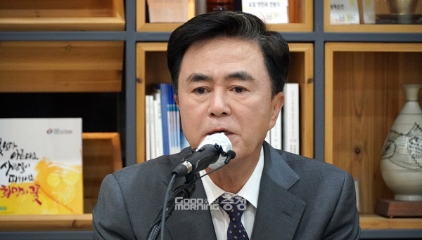 김태흠 충남지사가 민선7기에 체결된 명지의료재단과의 내포신도시 500병상 규모 종합병원 신설 관련 의료시설용지(3만4214㎡) 매매 계약에 대해 우려의 목소리를 냈다. (굿모닝충청=이종현 기자)