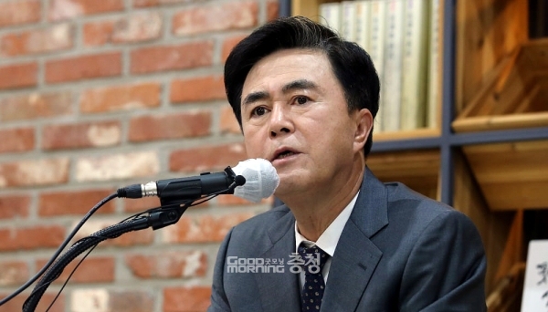 국민의힘 후보로 출마, 12년 만에 도정을 교체한 김태흠 지사는 이번 조직개편안을 통해 자치행정국을 사실상 해체시키는 파격적인 카드를 꺼내들었다. 그에 따른 공직사회 충격파도 그 어느 때보다 큰 분위기다. (자료사진: 충남도 제공/ 굿모닝충청=김갑수 기자)