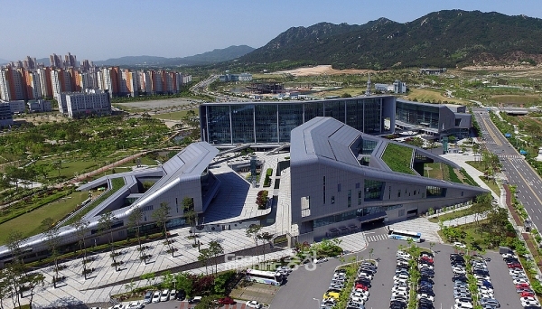 국정감사 마무리와 함께 본격적인 예산국회가 시작될 예정인 가운데, 충남의 경우 휘발성이 큰 현안들이 많아 정치권을 중심으로 긴장감이 높아지고 있다. (충남도 제공/ 굿모닝충청=김갑수 기자)