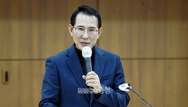 이완섭 서산시장은 20일 예비타당성 조사가 진행 중인 서산공항과 관련 “금년 말이나 내년 초에라도 결과가 나올 것”이라며 “우리가 바라는 답이 나올 것”이라고 말했다. (서산시 제공/ 굿모닝충청=김갑수 기자)