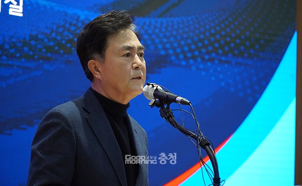 김태흠 충남지사는 22일 “‘힘쎈(센) 충남, 대한민국의 힘’은 우리의 확고한 비전”이라며 “도민과 함께 지혜와 성심을 모아 민선8기 도정의 자랑스러운 역사를 써 가겠다”고 말했다. (사진=굿모닝충청 이종현 기자)
