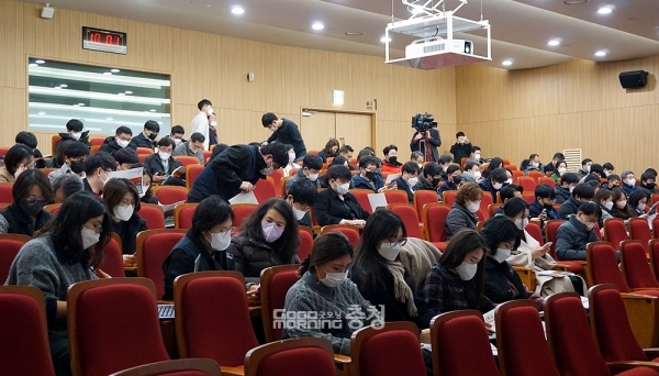 현장에는 공공기관 소속 임·직원 등이 대거 참석해 뜨거운 관심을 반영했다.